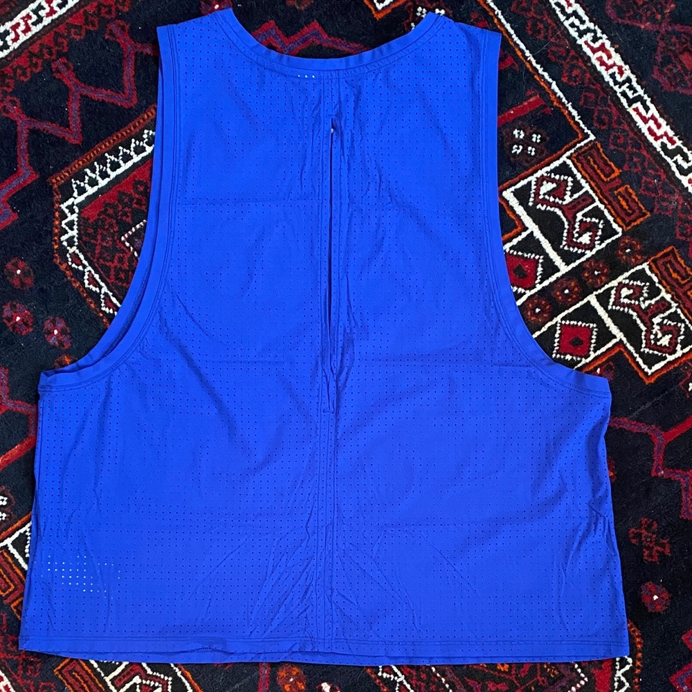 Gap Mesh Muscle Activewear Tank - Picture 2 of 8